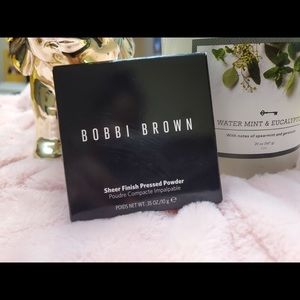 Bobbi Brown Sheer Finish Pressed Powder